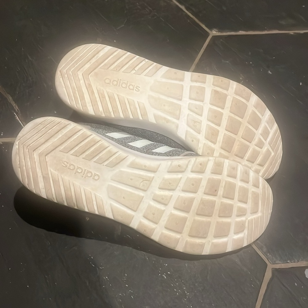 Adidas memory foam Gray and White Shoes - Picture 5 of 6